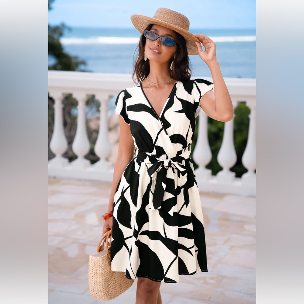 NWT Black & White Abstract Surplice Mini Dress.Elegant Black & White Wrap Dress